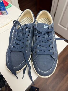 Navy Canvas Lace-Up Women’s Sneakers